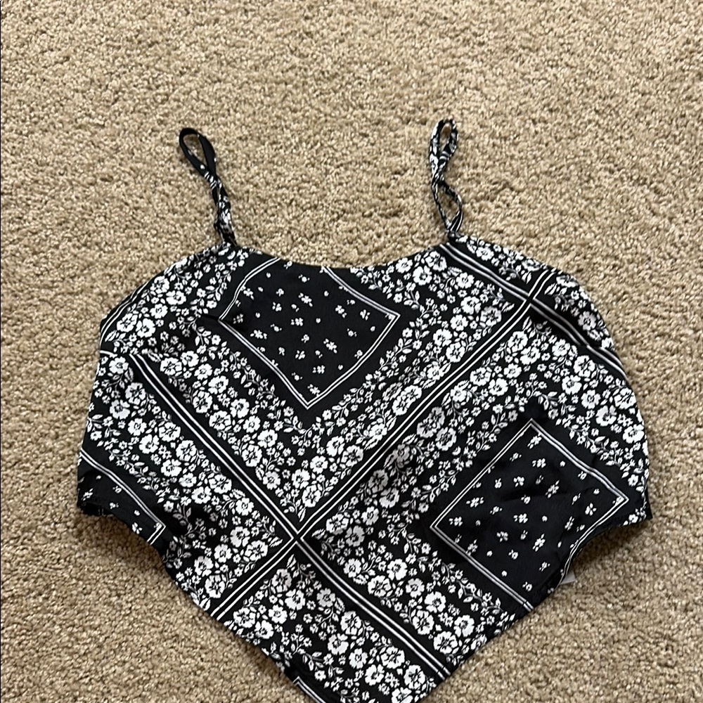 Nordstrom’s B.P. Black and White Bandana Crop Top
